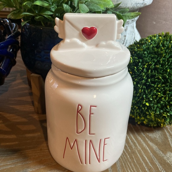 New! Valentines Day Rae Dunn Ceramic BE MINE Love Letter Canister Lid - Picture 1 of 9